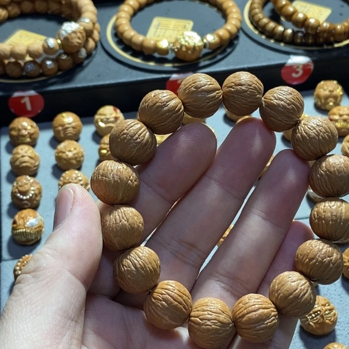 把件猴头核桃凤羽