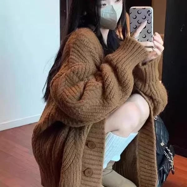 奶呼呼加厚棕色毛衣外套女秋冬宽松慵懒风麻花复古针织开衫上衣
