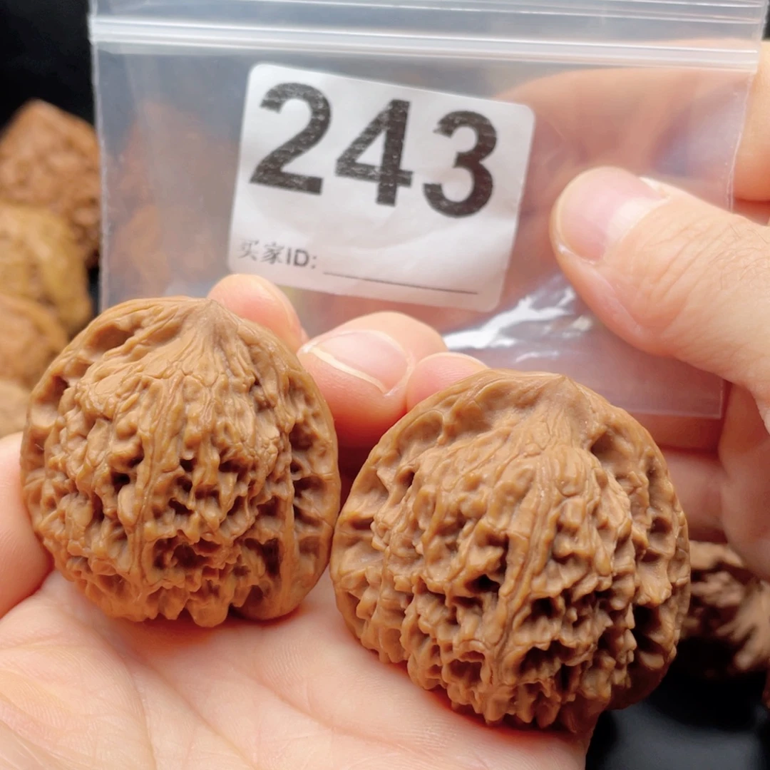 文玩核桃把件南疆拉丝纹41