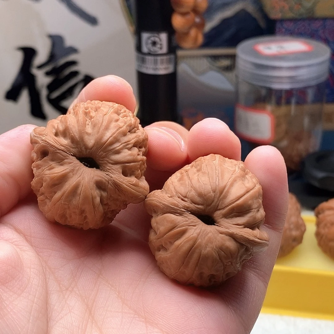 。***，39元宝狮子头文玩微瑕