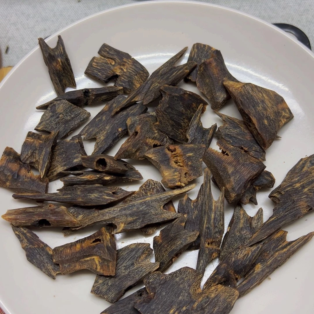 沉香碎屑沉香陆河吐油块料30克