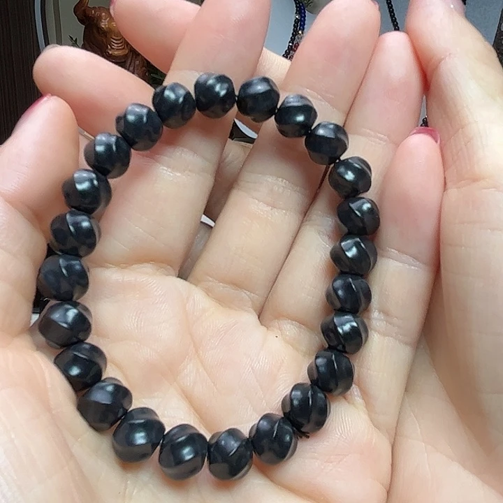 和田玉（墨玉）未镶嵌颈饰卡10扭转乾坤