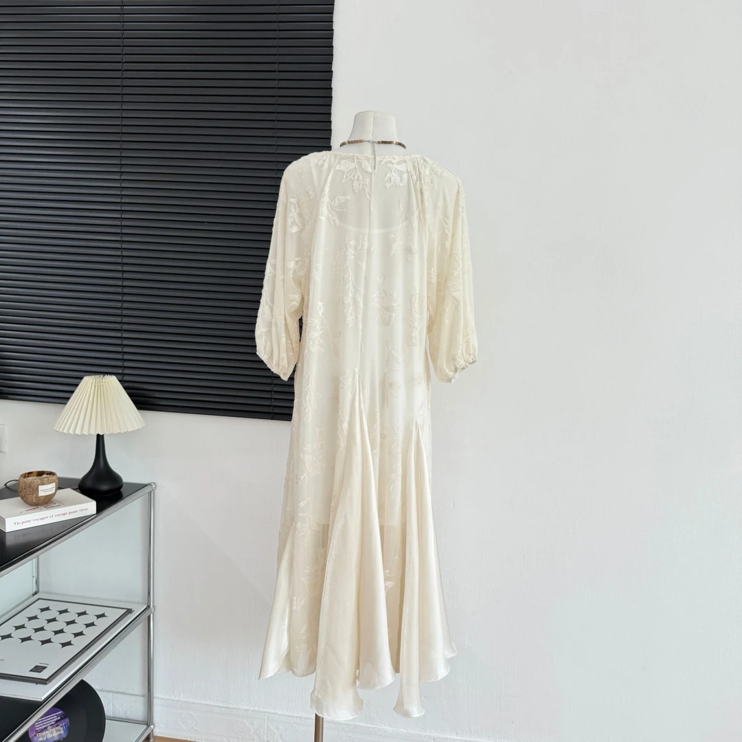 KUBERAS 长款宽松高级感网纱拼接V领中袖连衣裙法式鱼尾长裙8292