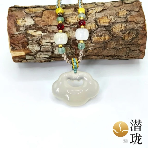 【潜珑】MN-130-013马料天然高冰玛瑙白月光如意锁吊坠30mm配高货绳