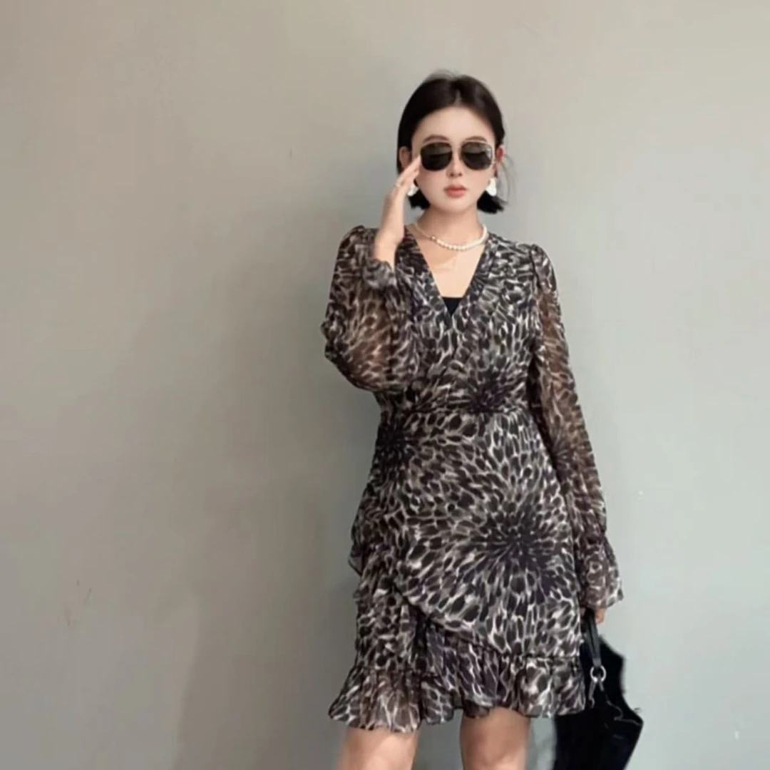 MUZI法式气质复古豹纹掐腰V领长袖短款连衣裙25266