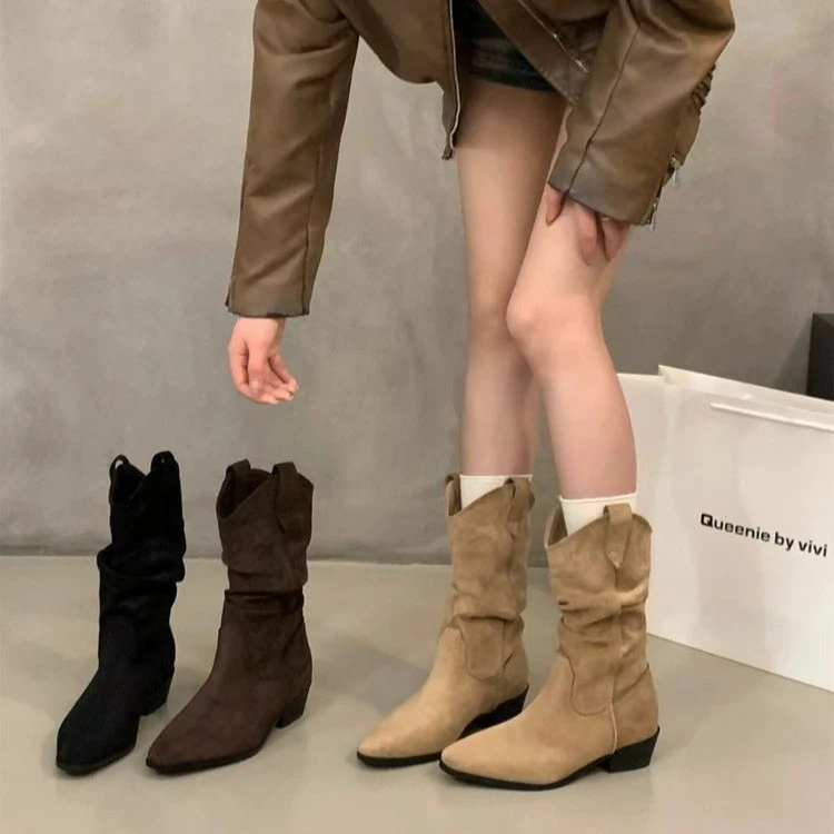 粗跟卡其色绒面堆堆中筒骑士靴女靴子2025秋冬季尖头V口瘦瘦短靴