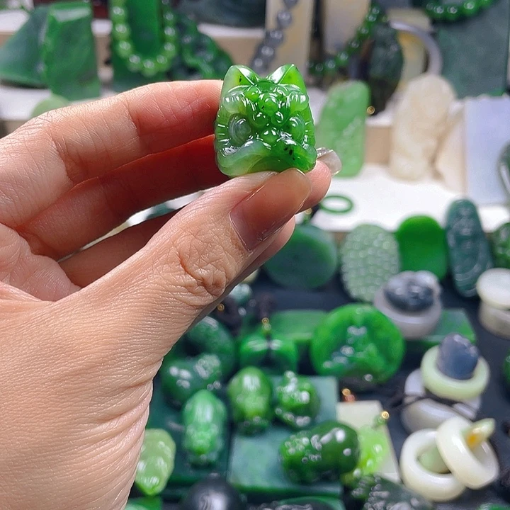 和田玉未镶嵌珠宝半成品