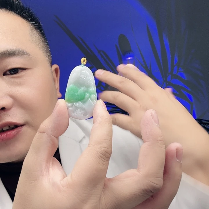 翡翠未镶嵌颈饰翡翠挂件