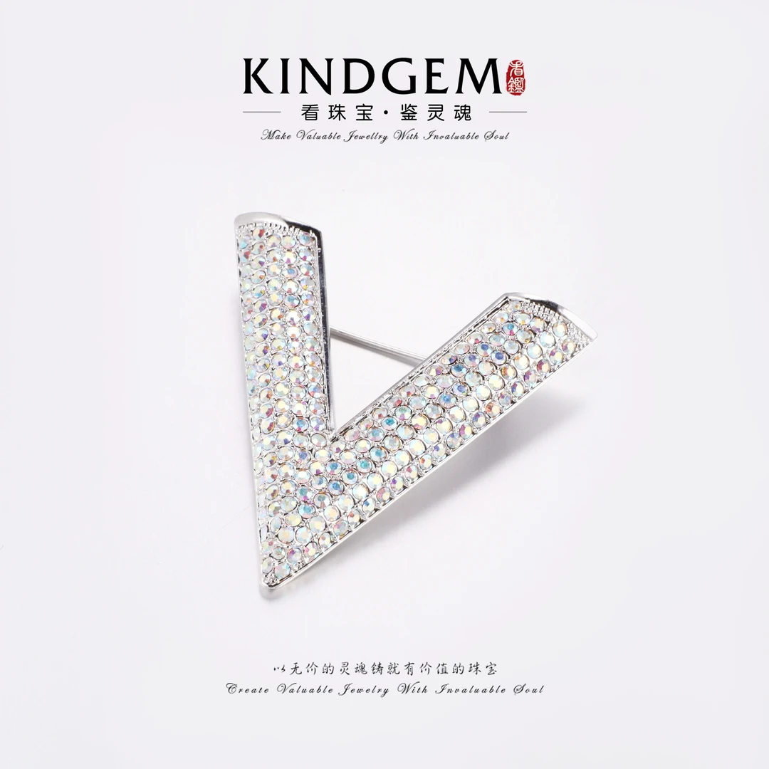 铜合金合成锆石胸针 轻奢个性字母镶嵌百搭时尚胸针 C-33538