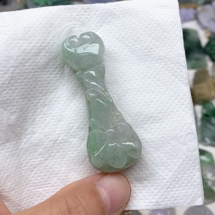 翡翠未镶嵌颈饰天然缅甸翡翠
