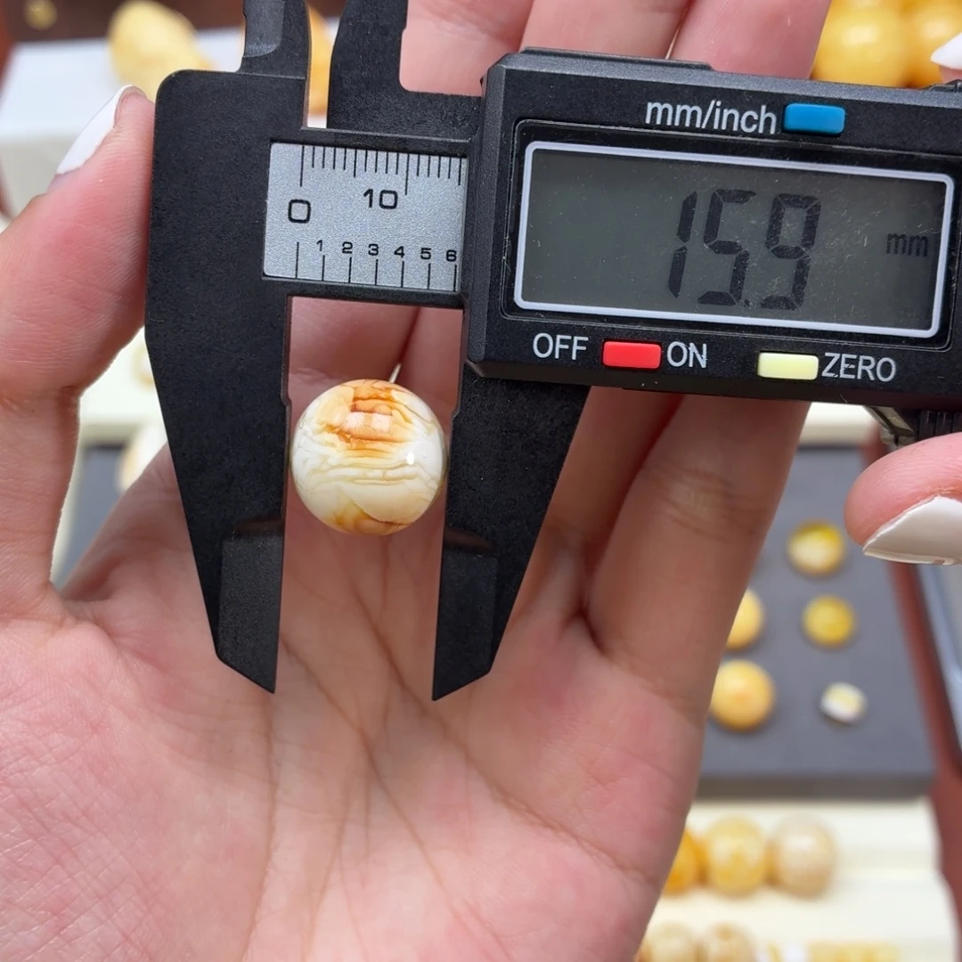 琥珀未镶嵌珠宝奇石乌料沁白虎皮纹圆珠15.9mm