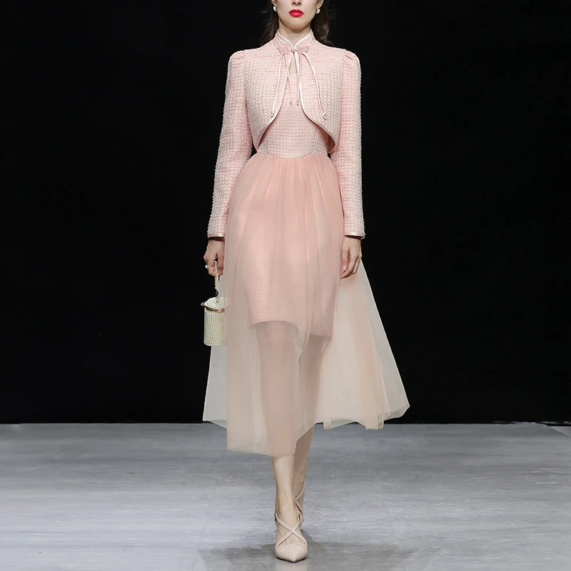 达菲时尚2025春复古立领盘扣粉色花呢外套网纱连衣裙QC28923