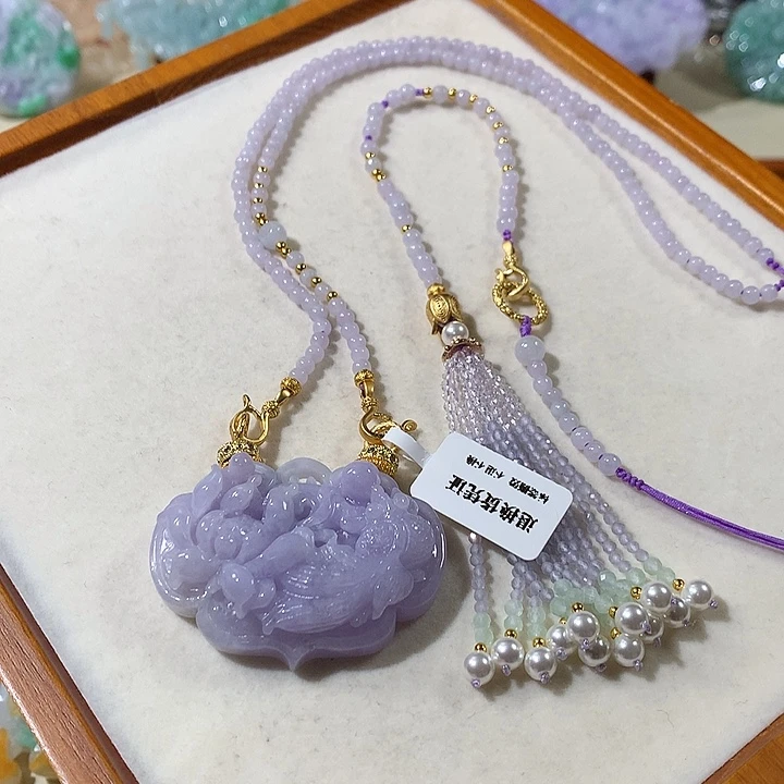 翡翠未镶嵌颈饰翡翠吊坠