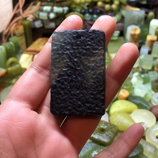 未镶嵌岫玉吊坠岫