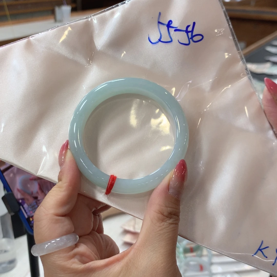 翡翠未镶嵌手镯48小时鉴赏