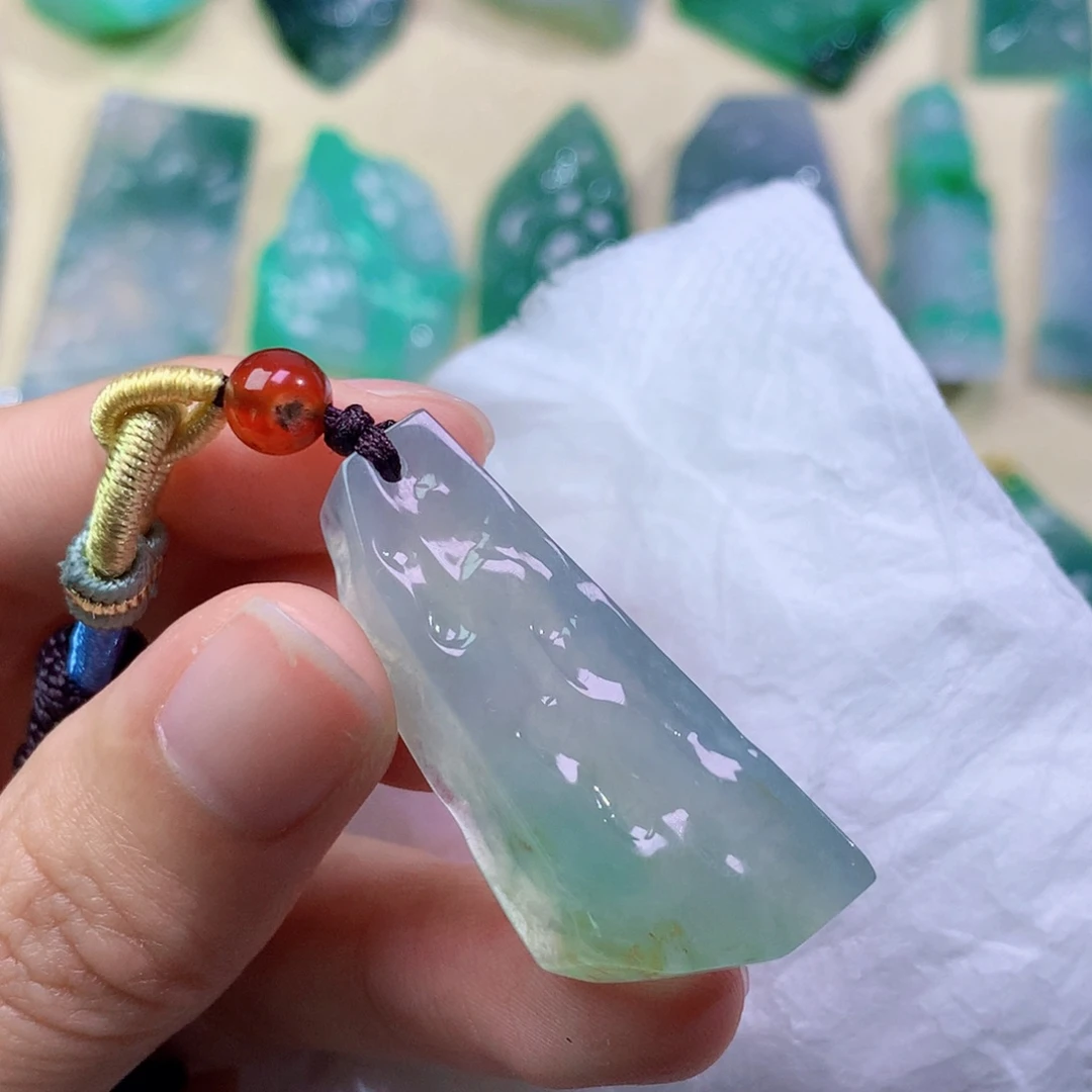 翡翠未镶嵌吊坠(赠链) 8966