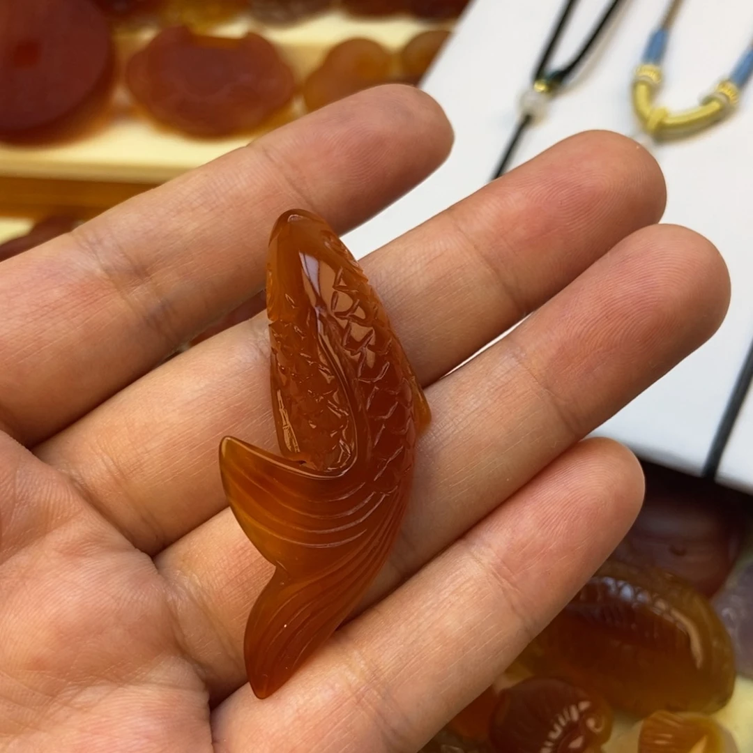 玛瑙/玉髓吊坠(赠链)未镶嵌和**界