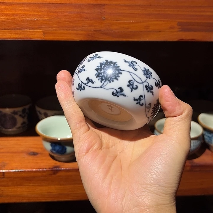 海***星杯杯月白缠枝莲佛手杯