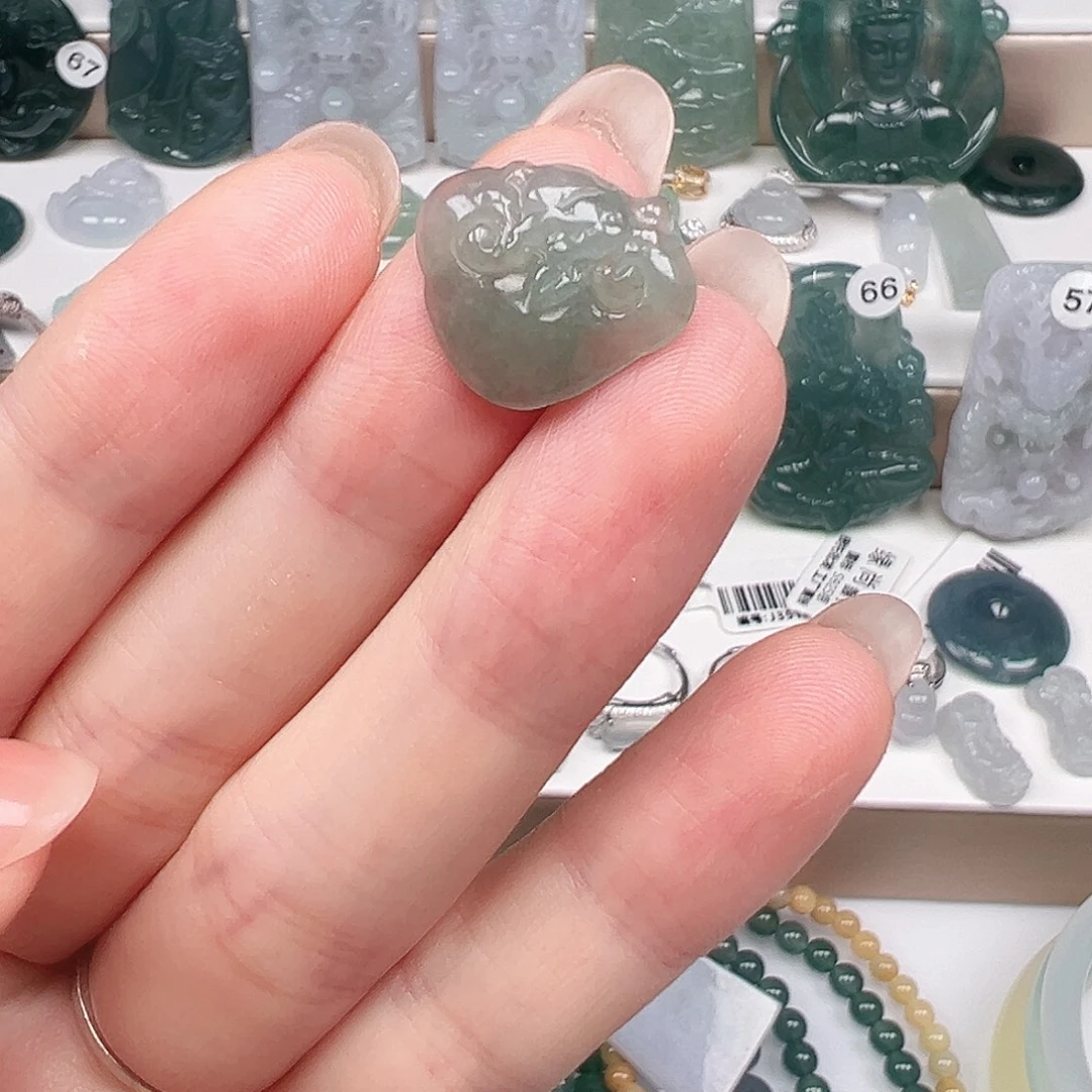 翡翠未镶嵌颈饰翡翠如意头吊坠