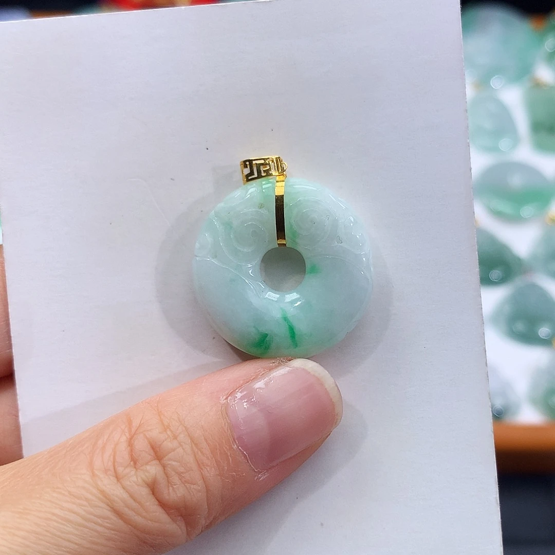 翡翠18K金镶嵌颈饰翡翠吊坠