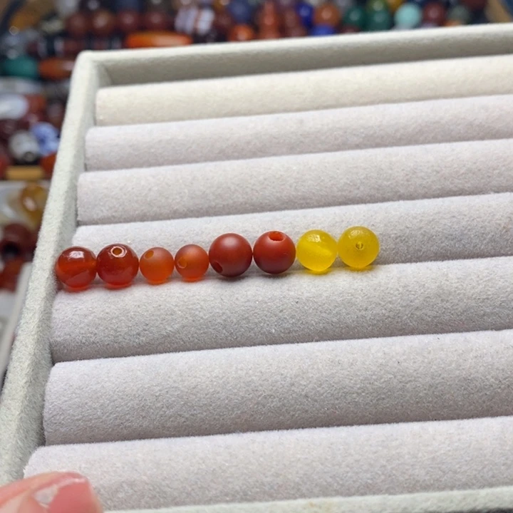 小***球玛瑙/玉髓未镶嵌珠宝奇石