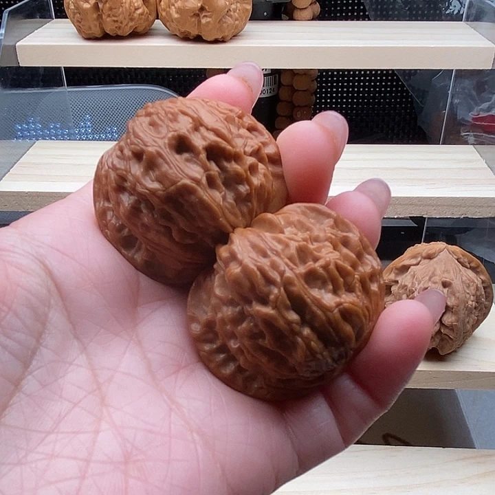 吊坠文玩核桃红皮正磨