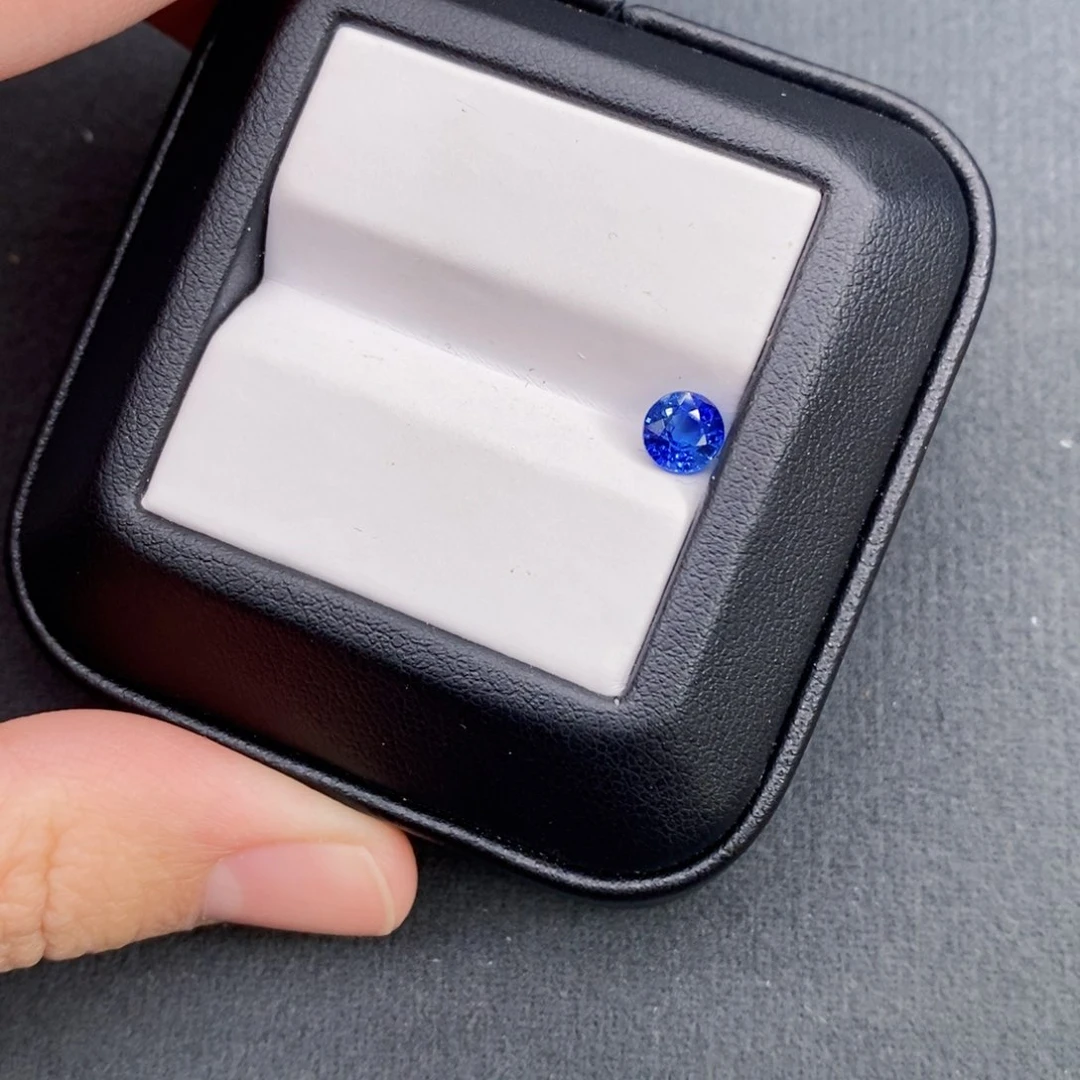 蓝宝石裸石未镶嵌
