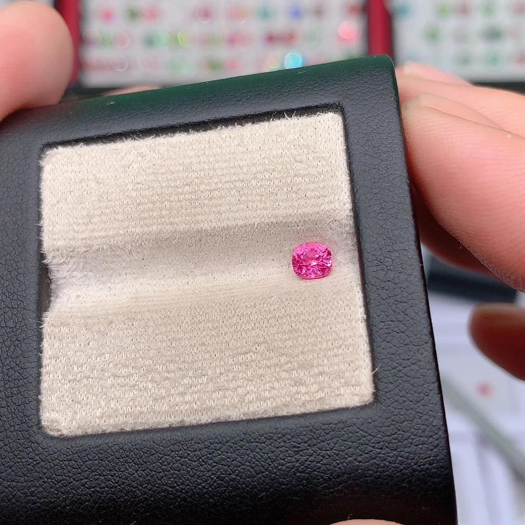 裸石未镶嵌尖晶石0.49c t