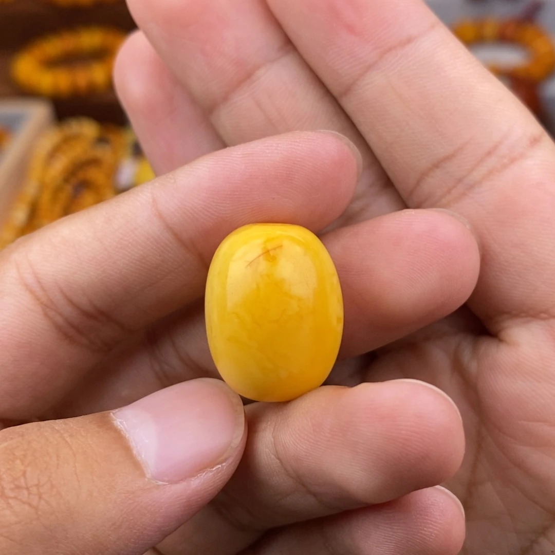 未镶嵌琥珀珠宝奇石