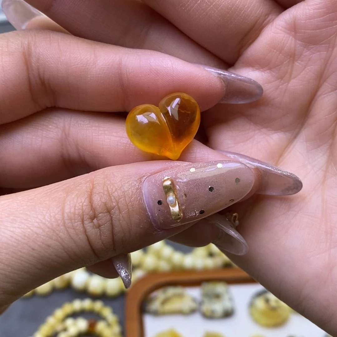 琥珀未镶嵌珠宝奇石