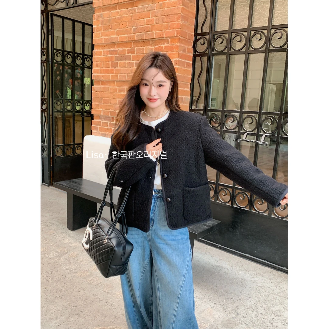 白白家-新国标90白鸭绒圆领小香风羽绒服#8302