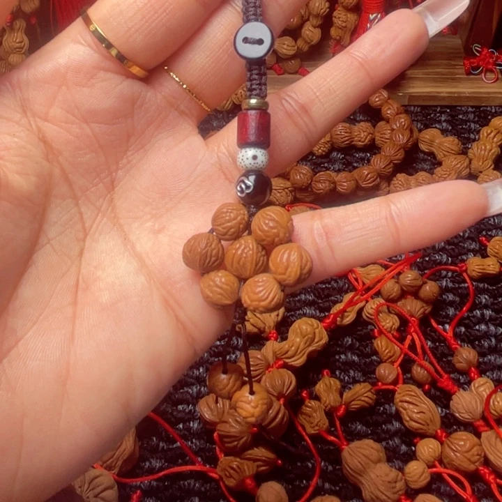 木质类龙纹桃枭挂件