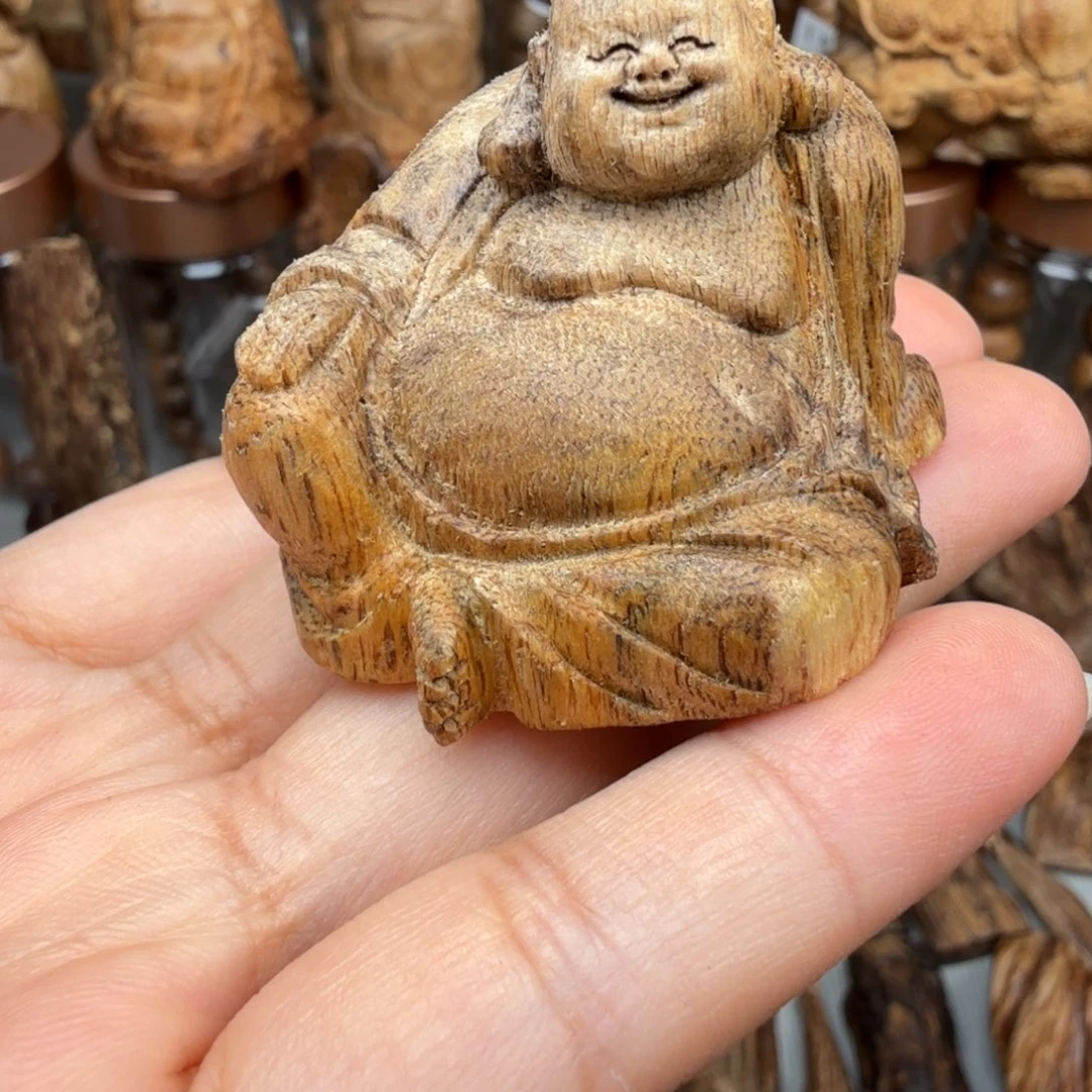 沉香沉香碎屑柬埔寨菩萨弥勒佛 8.8 克