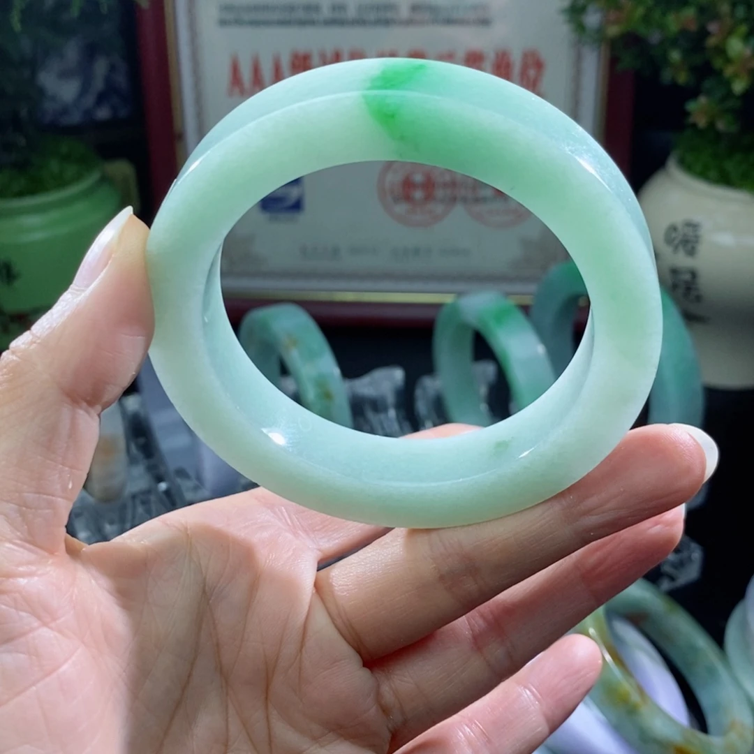 未镶嵌手镯定制翡翠廷*