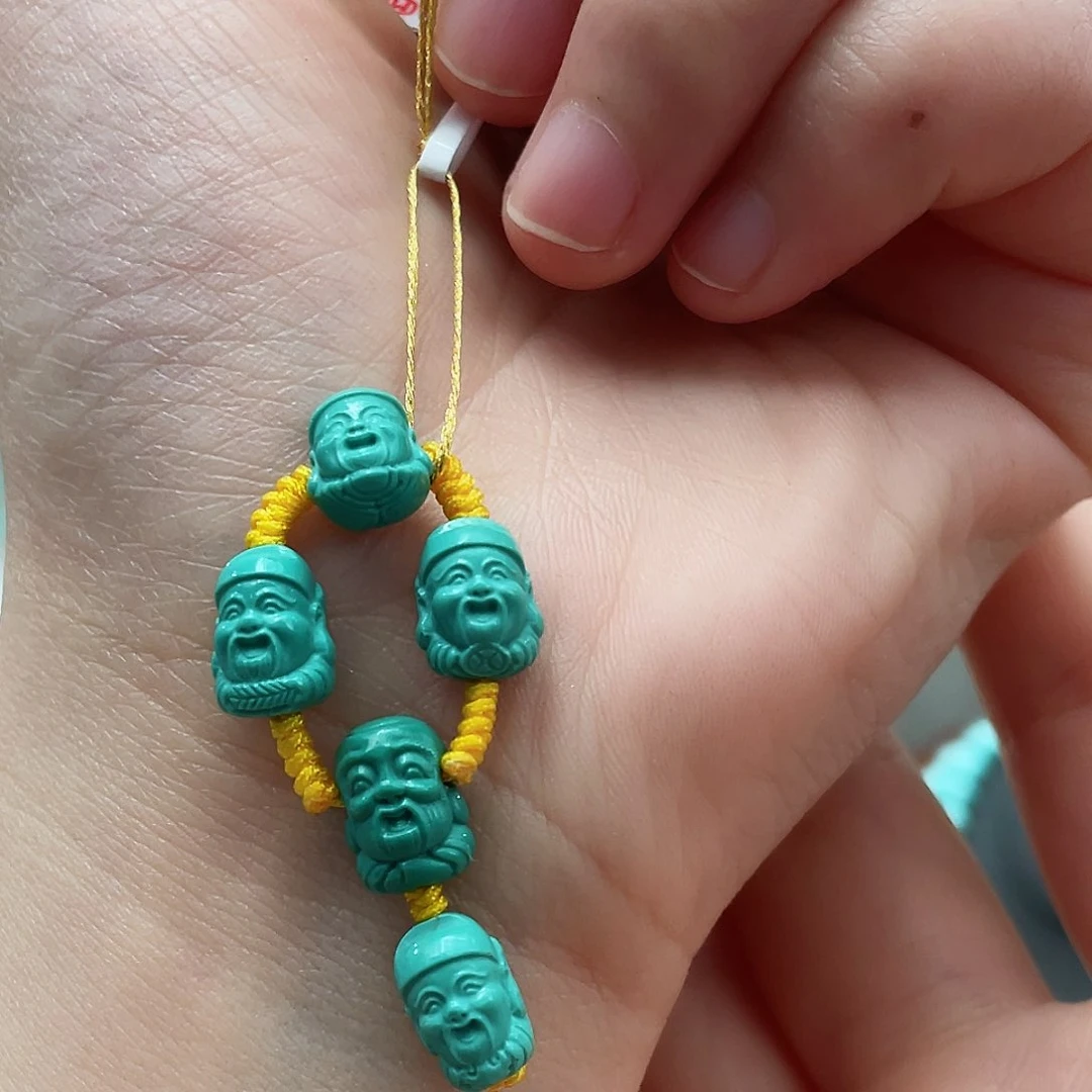 绿松石颈饰未镶嵌