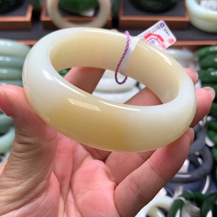 【闪购商品】未镶嵌手镯和田玉34