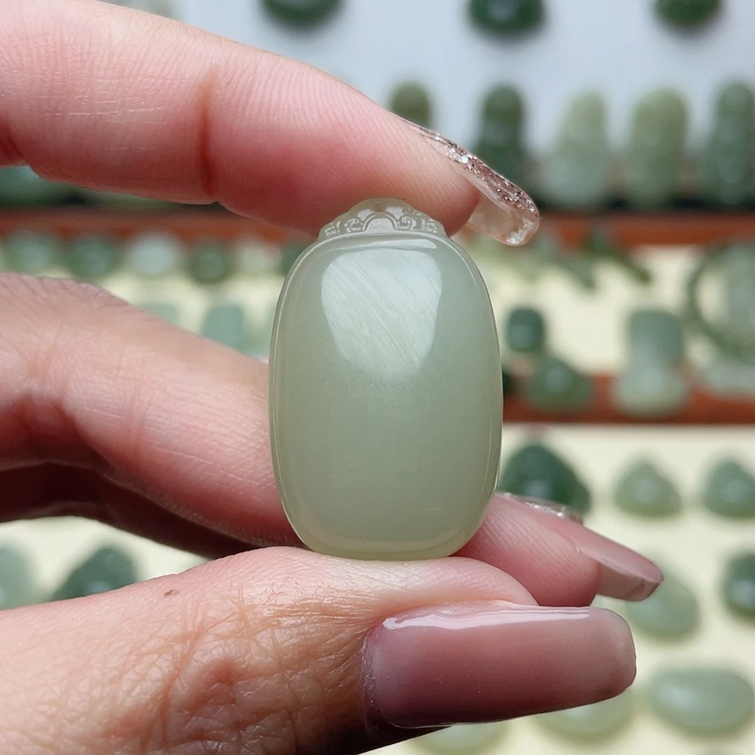 和田玉颈饰未镶嵌吉**娇