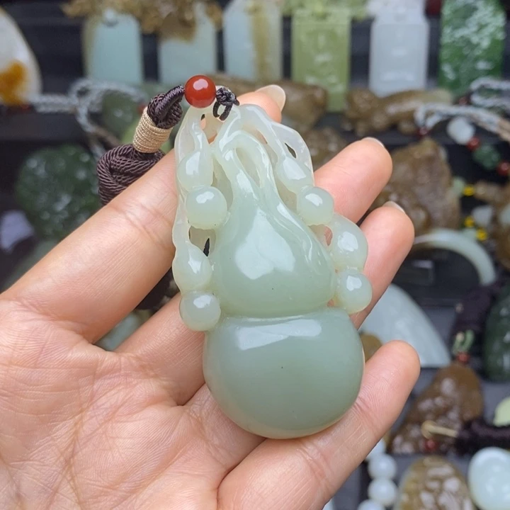 颈饰未镶嵌和田玉(糖玉)葫芦