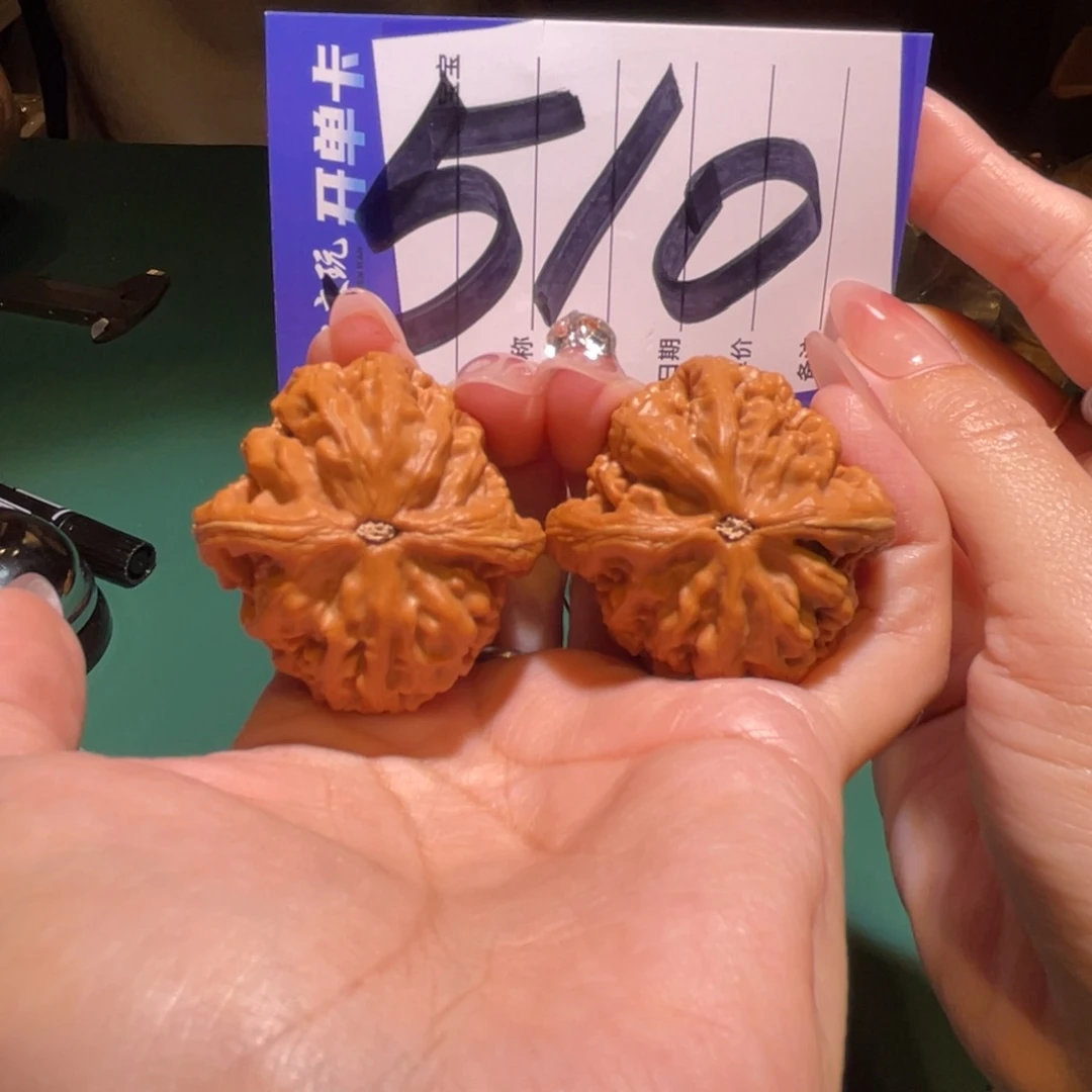 文玩核桃把件大***士肚43红锦鲤全品