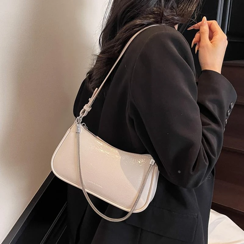 2025新款潮小众设计高级感单肩腋下包女春夏季链条百搭手提法棍包