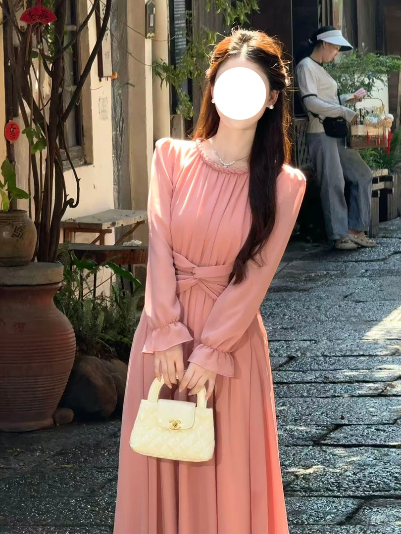 法式赫本风温柔时尚甜美气质连衣裙秋季简约高级感收腰显瘦裙女子