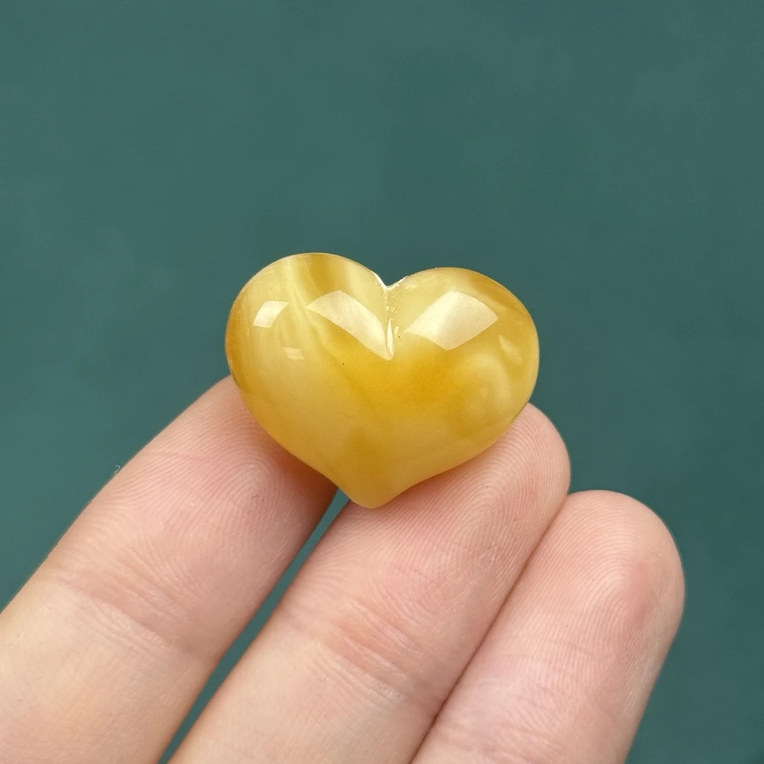 K9829天然原矿蜜蜡 满蜡屁桃爱心24*19*13mm 支持鉴定假一罚十