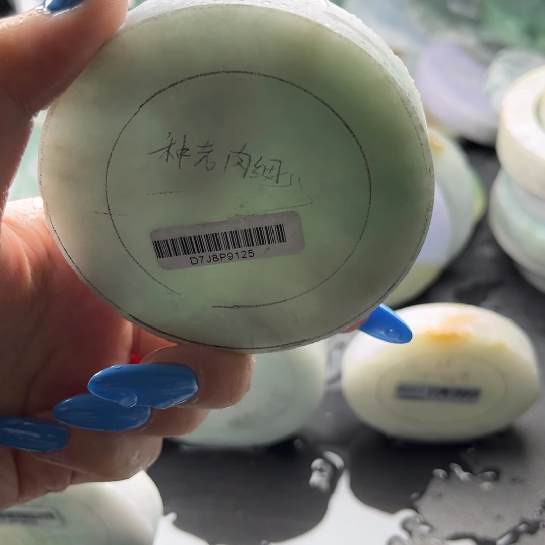 定制翡翠未镶嵌翡翠手镯