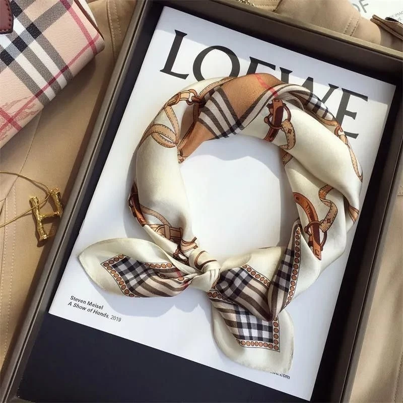 【英伦马鞍】JZ70-106 （精品礼袋）简约气质丽锦缎丝巾  70*70左右Y