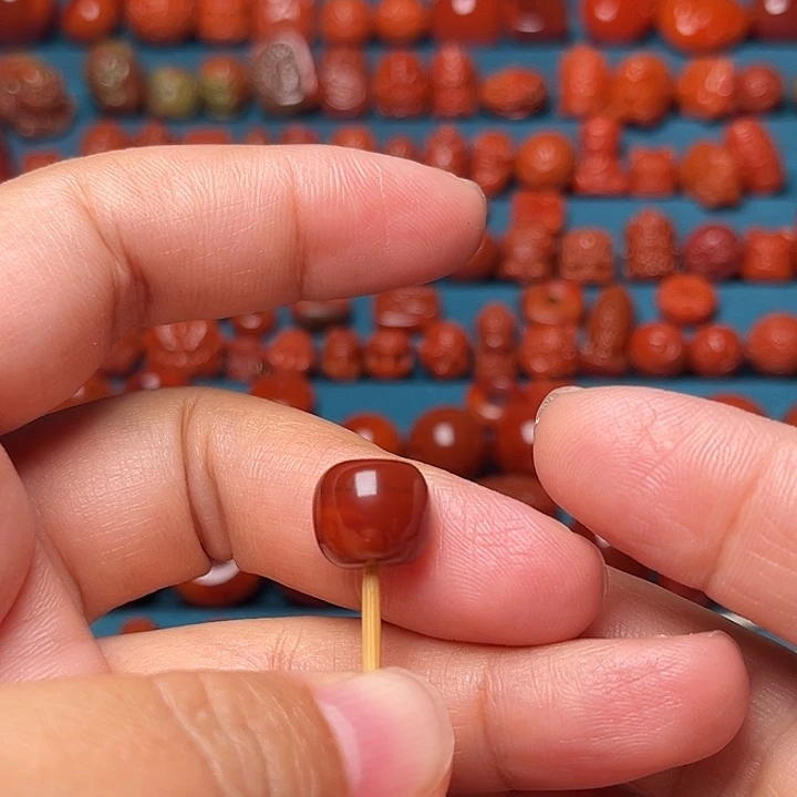 未镶嵌配饰南红玛瑙牛血火焰纹老型11.2mm