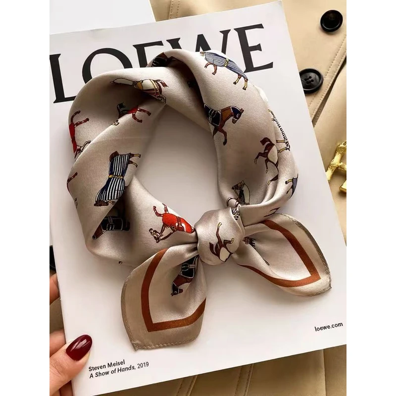 【棋盘俊马】N235高级感方巾最新设计围巾大气丝巾70*70