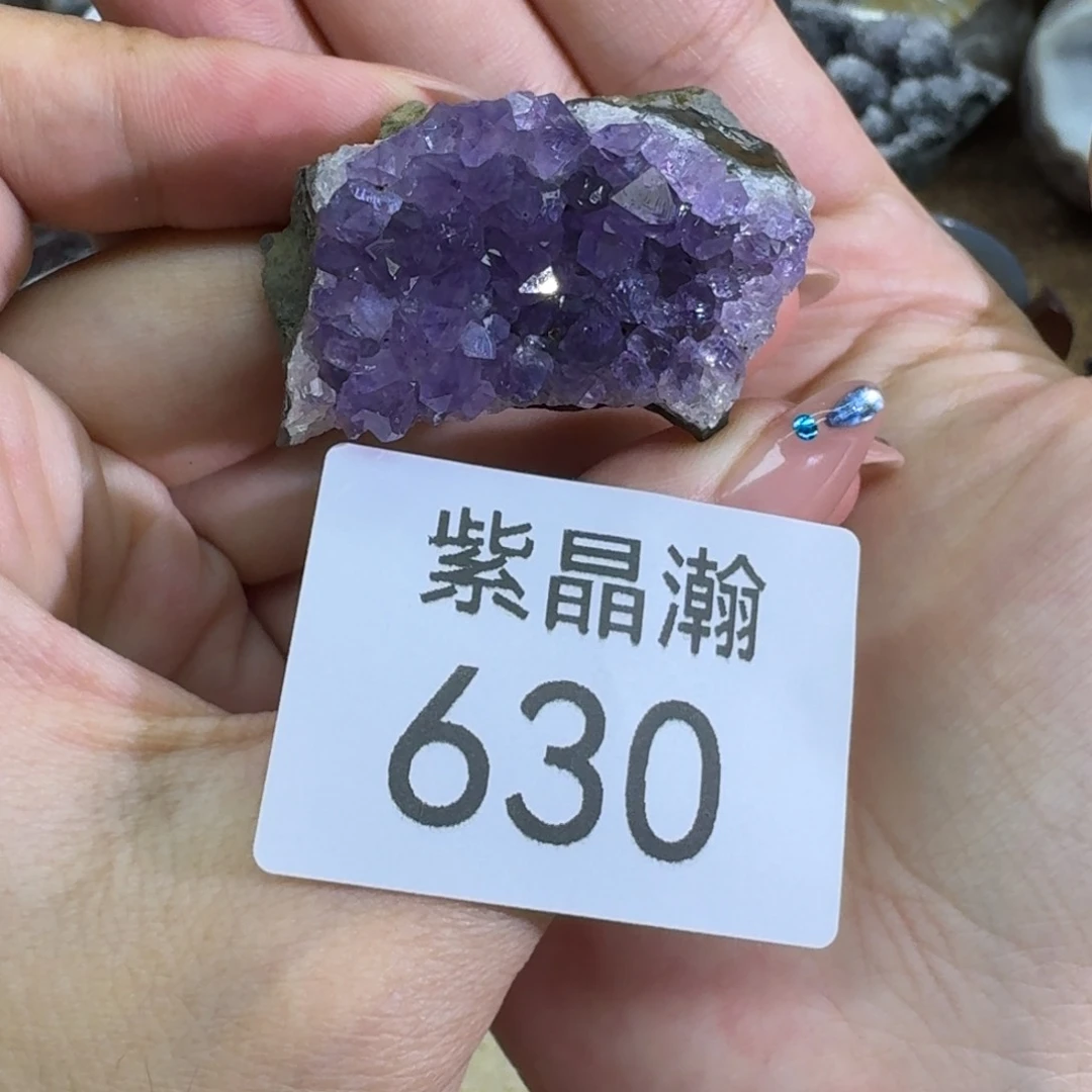 未镶嵌水晶大型摆件（非配饰）