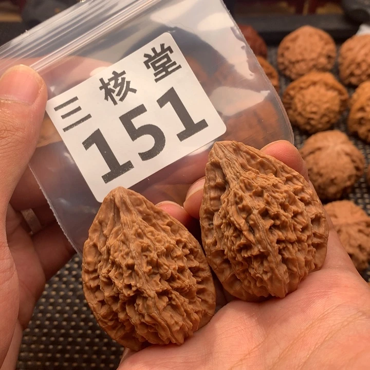 文玩核桃吊坠鸭嘴兽