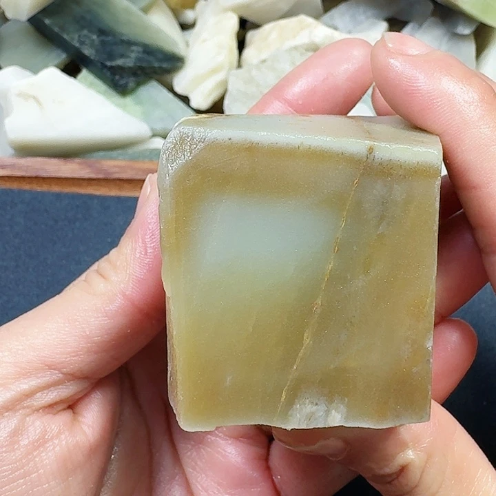 和田玉未镶嵌珠宝奇石