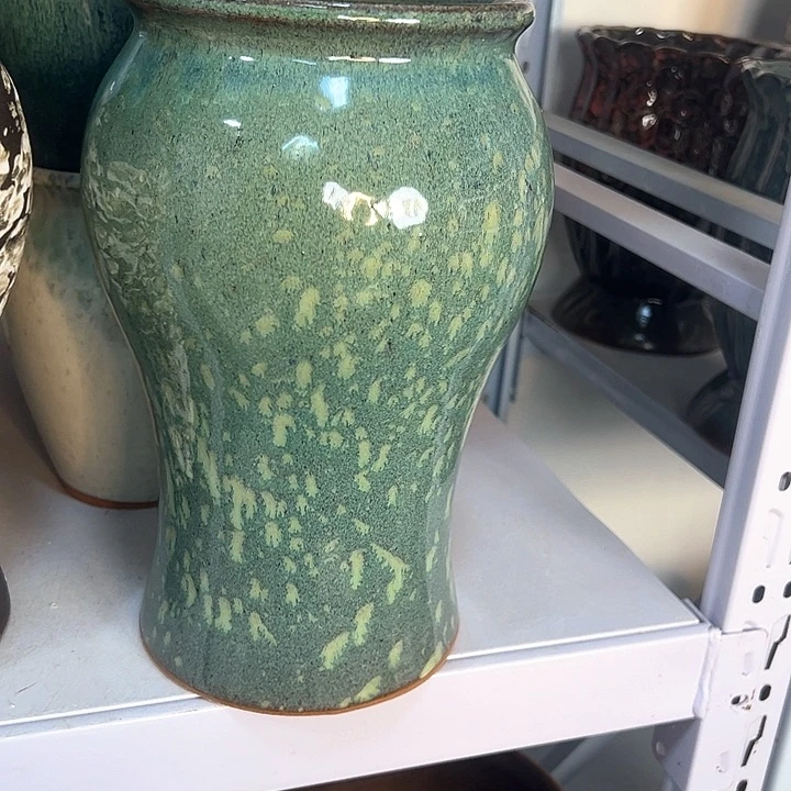 红陶绿色2个口15.5高28。。。。。。